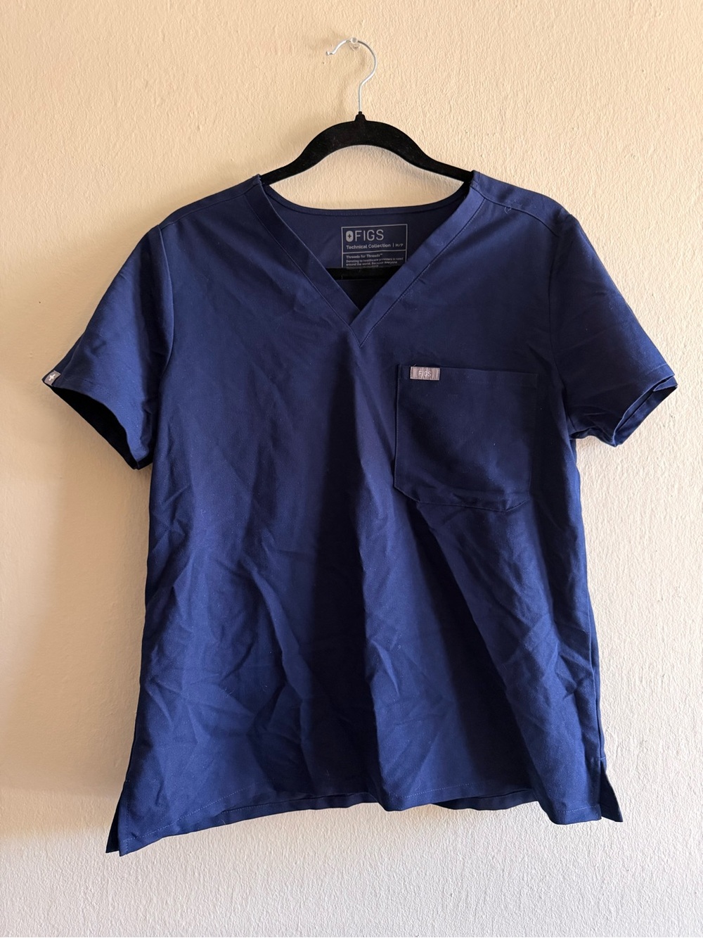 Figs Navy Catarina™ - One-Pocket Scrub Top